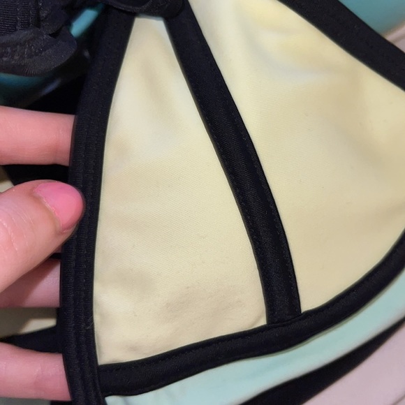 green Xhilaration bikini top - Picture 3 of 3